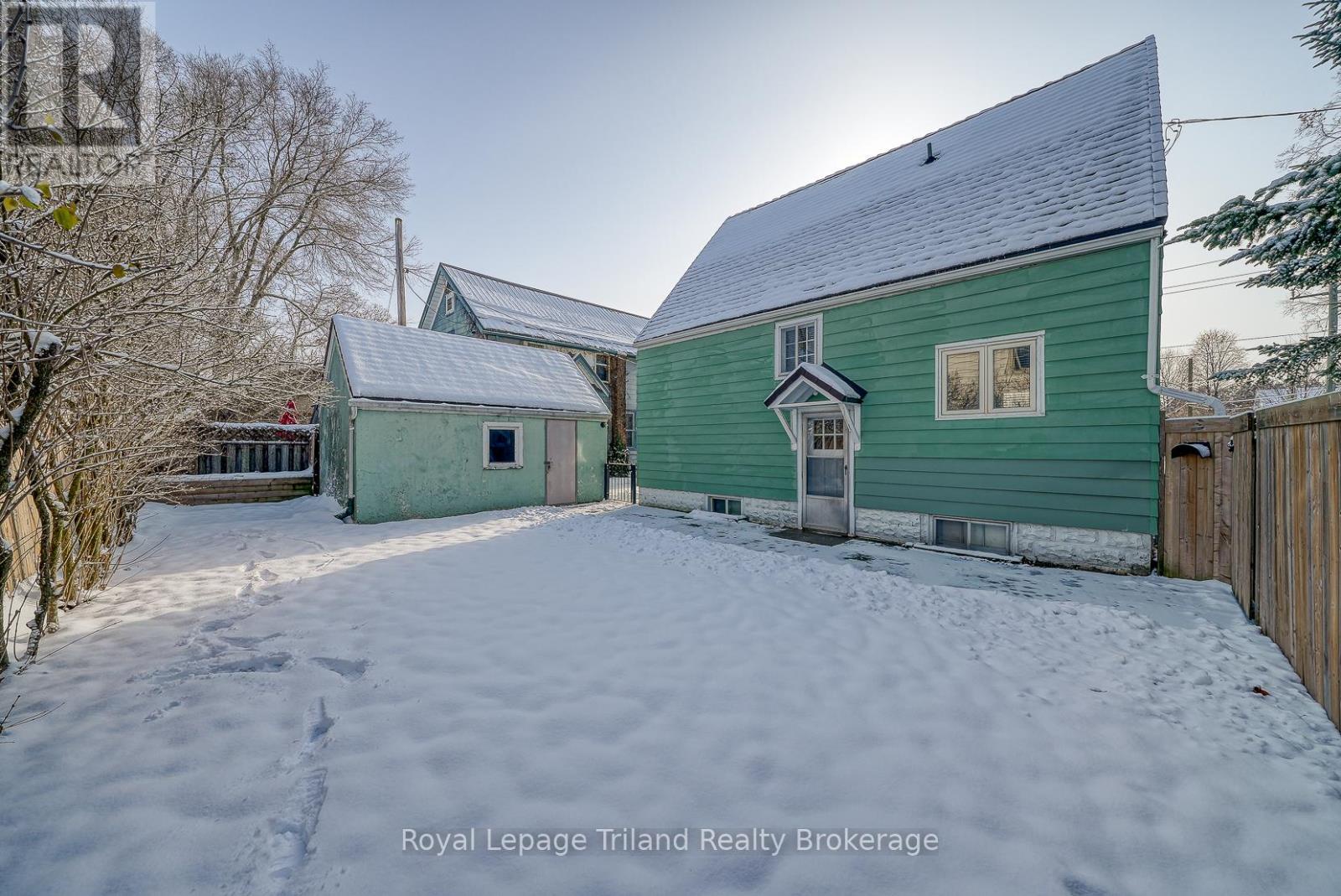 34 Concession Street W, Tillsonburg, Ontario