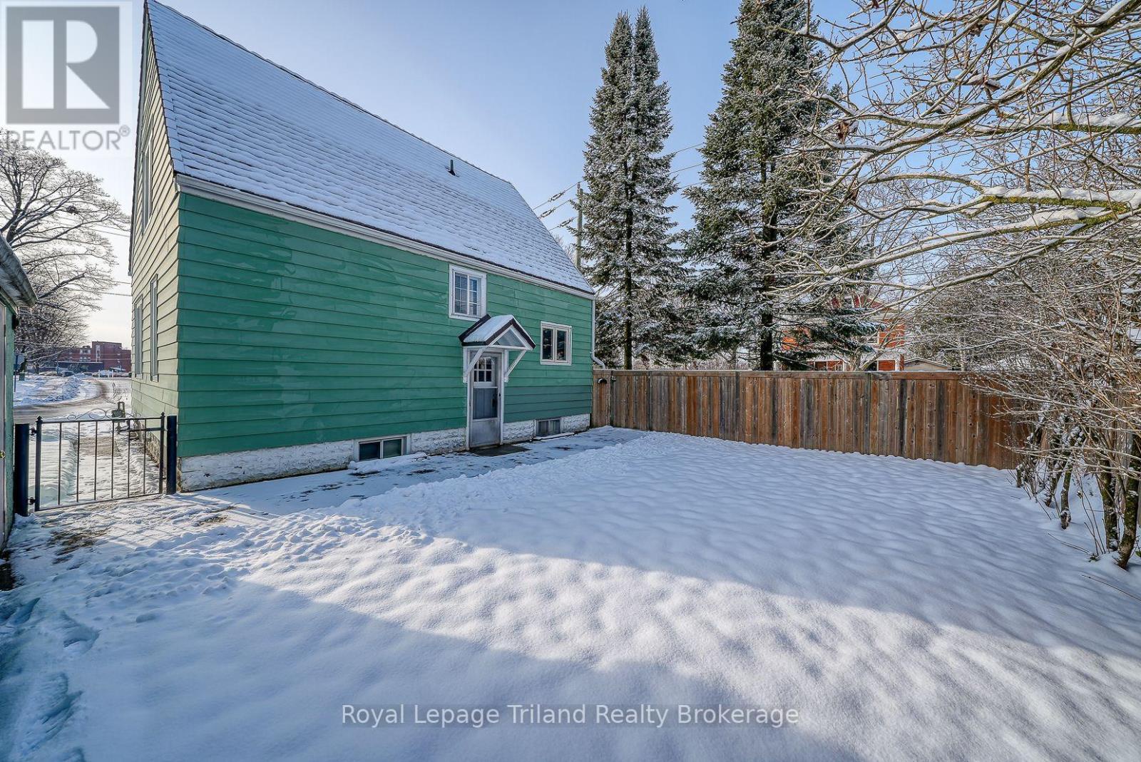 34 Concession Street W, Tillsonburg, Ontario