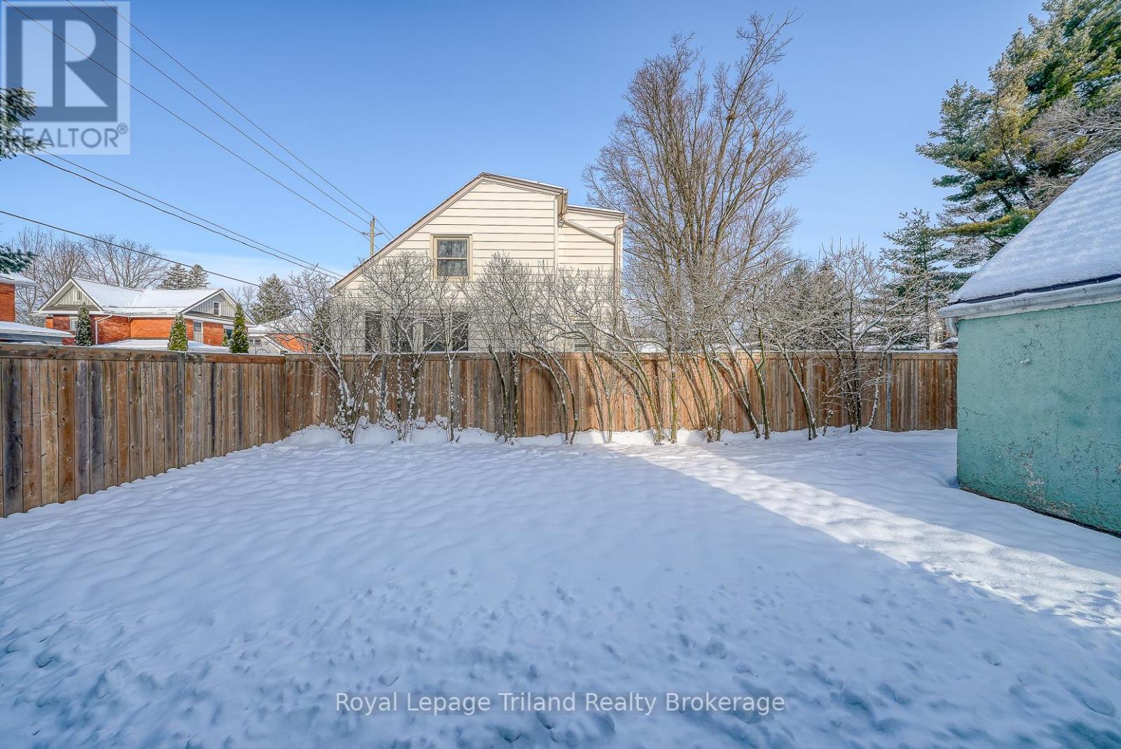 34 Concession Street W, Tillsonburg, Ontario