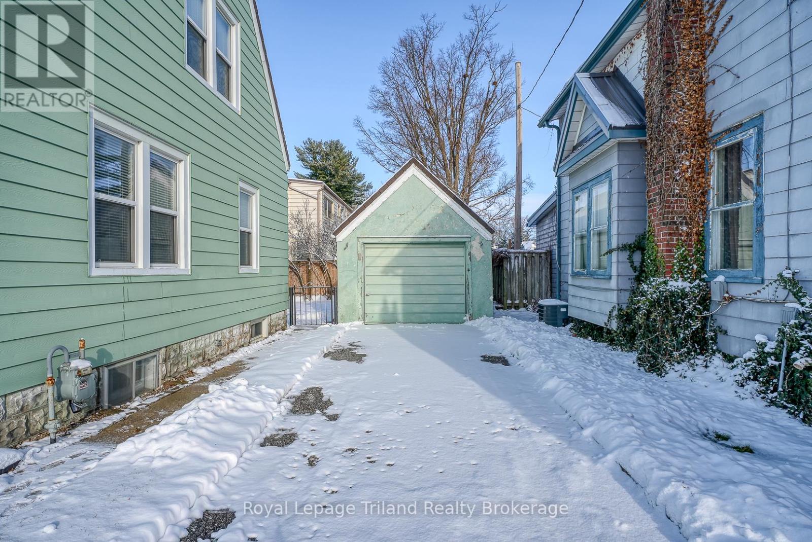 34 Concession Street W, Tillsonburg, Ontario