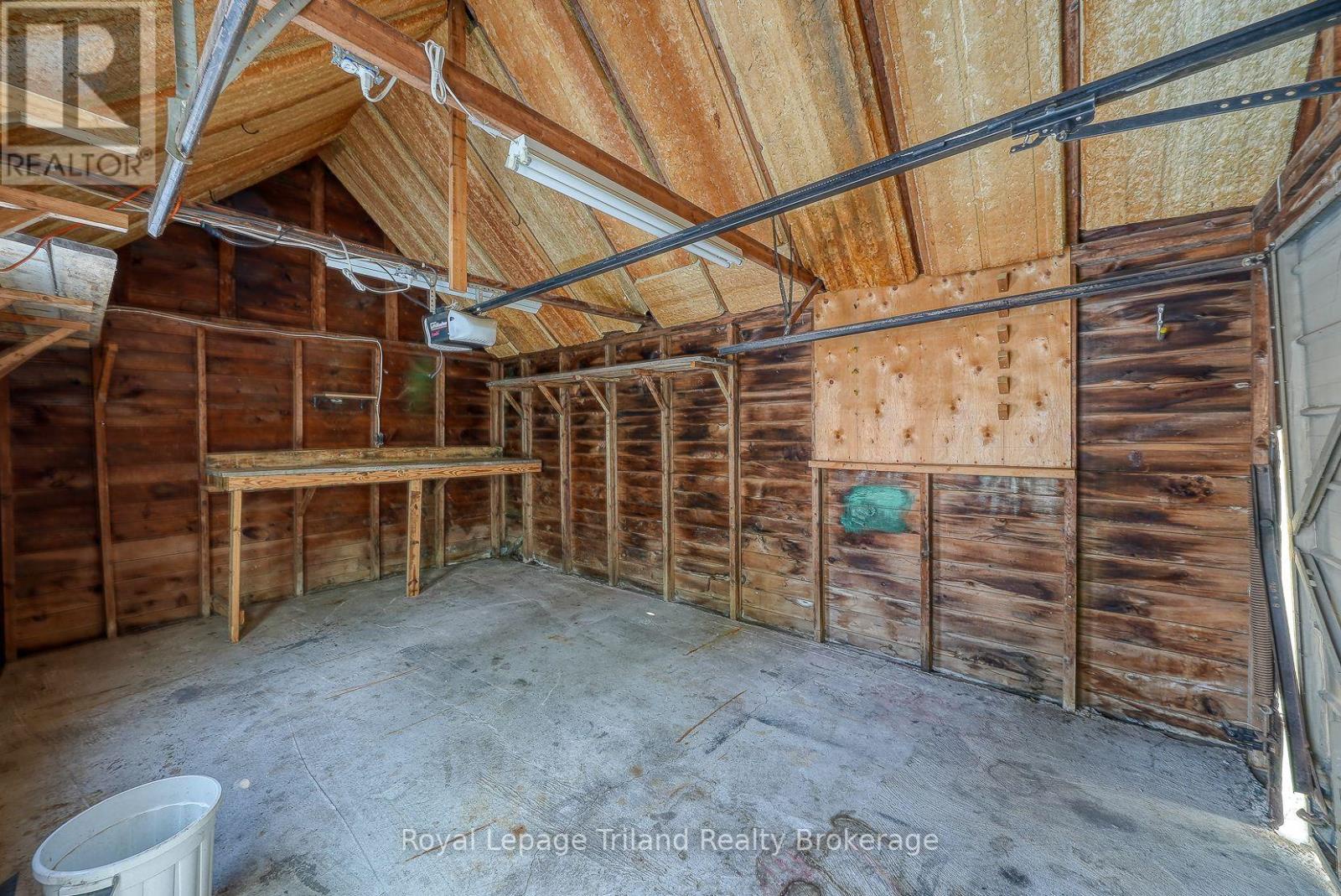 34 Concession Street W, Tillsonburg, Ontario