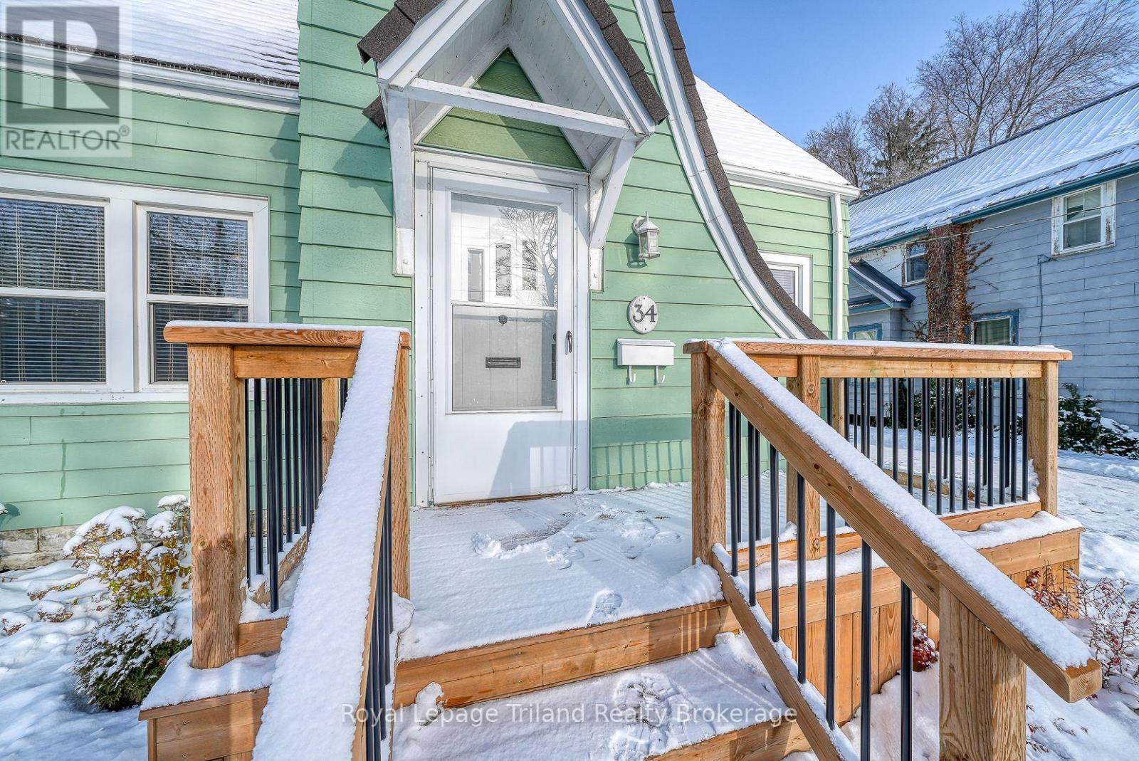 34 Concession Street W, Tillsonburg, Ontario