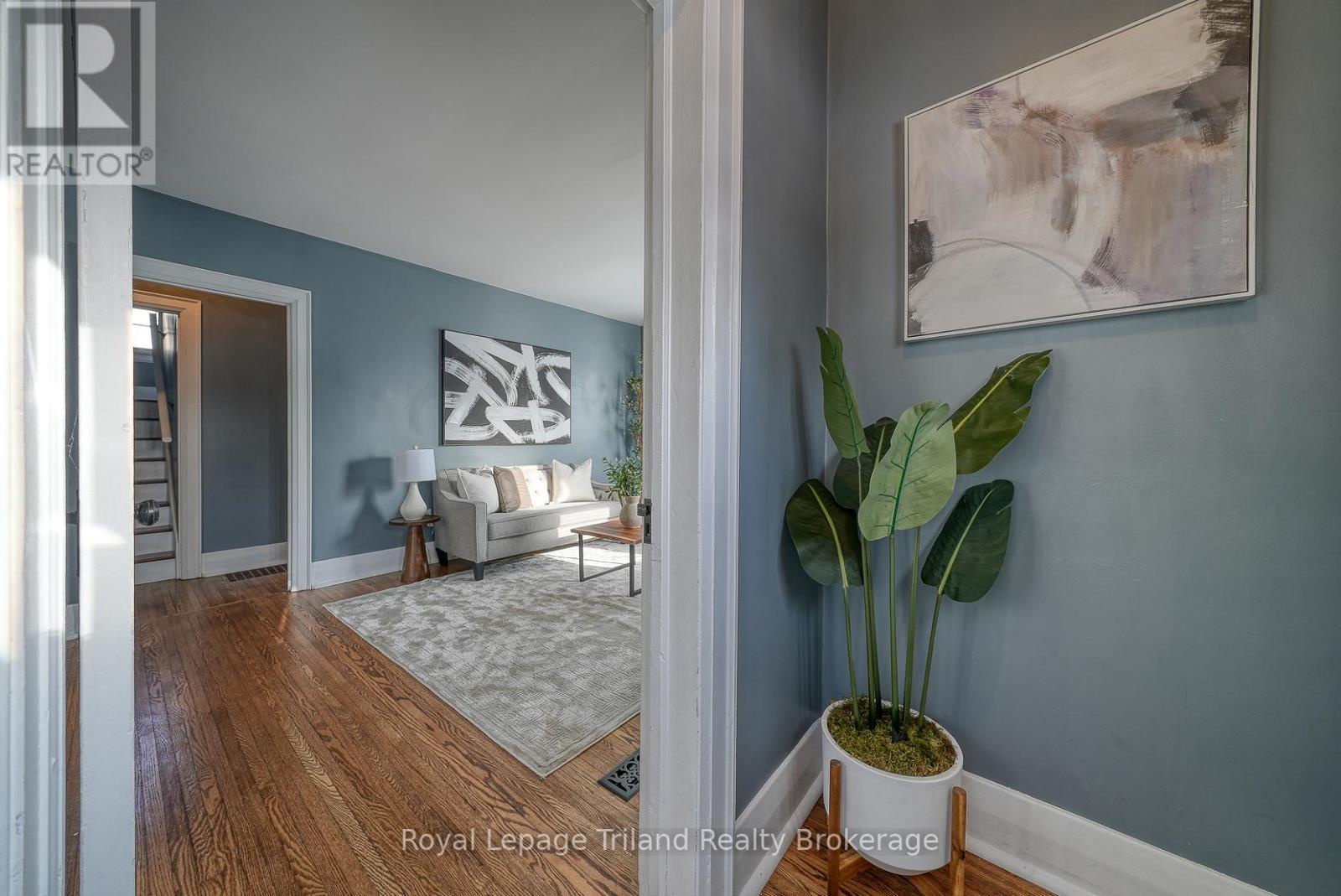 34 Concession Street W, Tillsonburg, Ontario