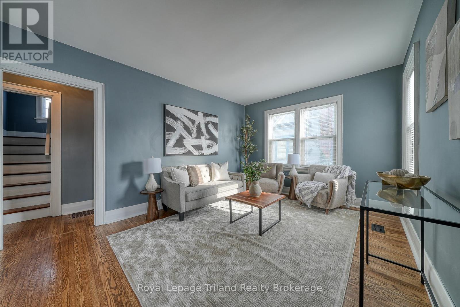 34 Concession Street W, Tillsonburg, Ontario