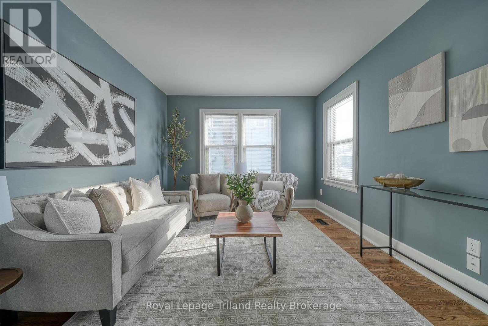 34 Concession Street W, Tillsonburg, Ontario