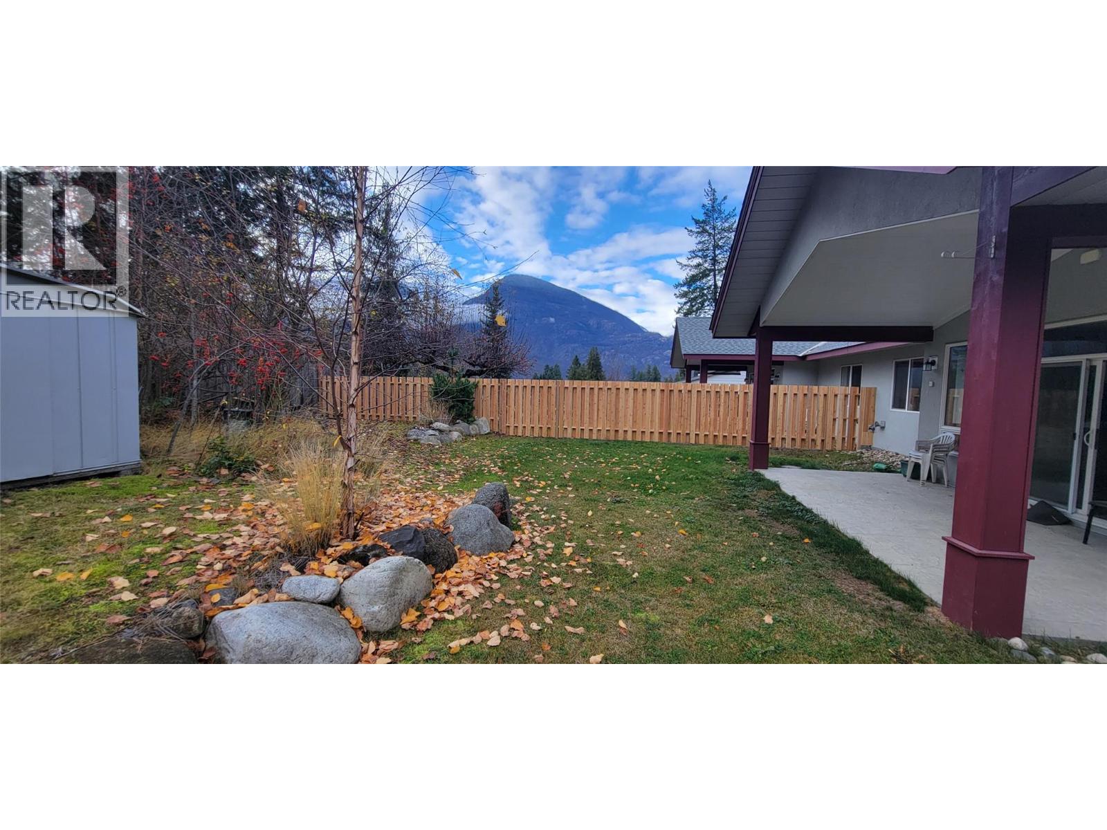 515 9th Avenue, New Denver, British Columbia