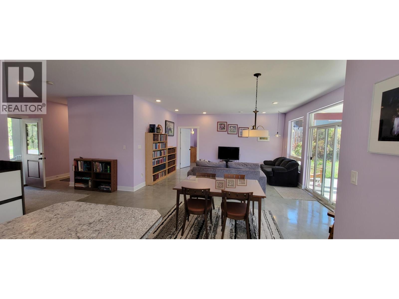 515 9th Avenue, New Denver, British Columbia