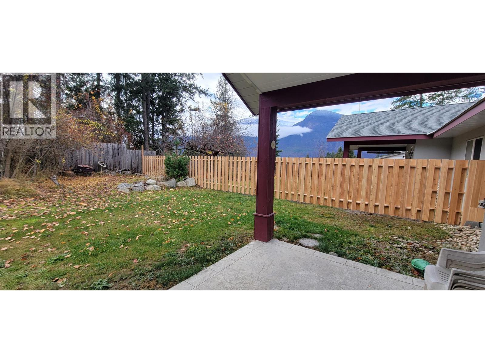 515 9th Avenue, New Denver, British Columbia