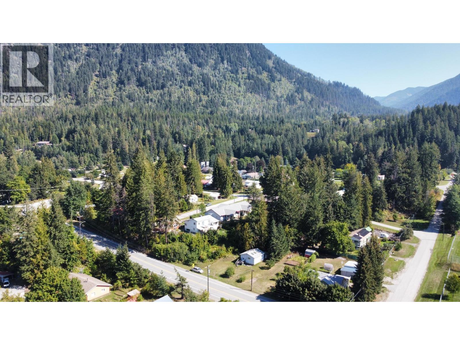 515 9th Avenue, New Denver, British Columbia