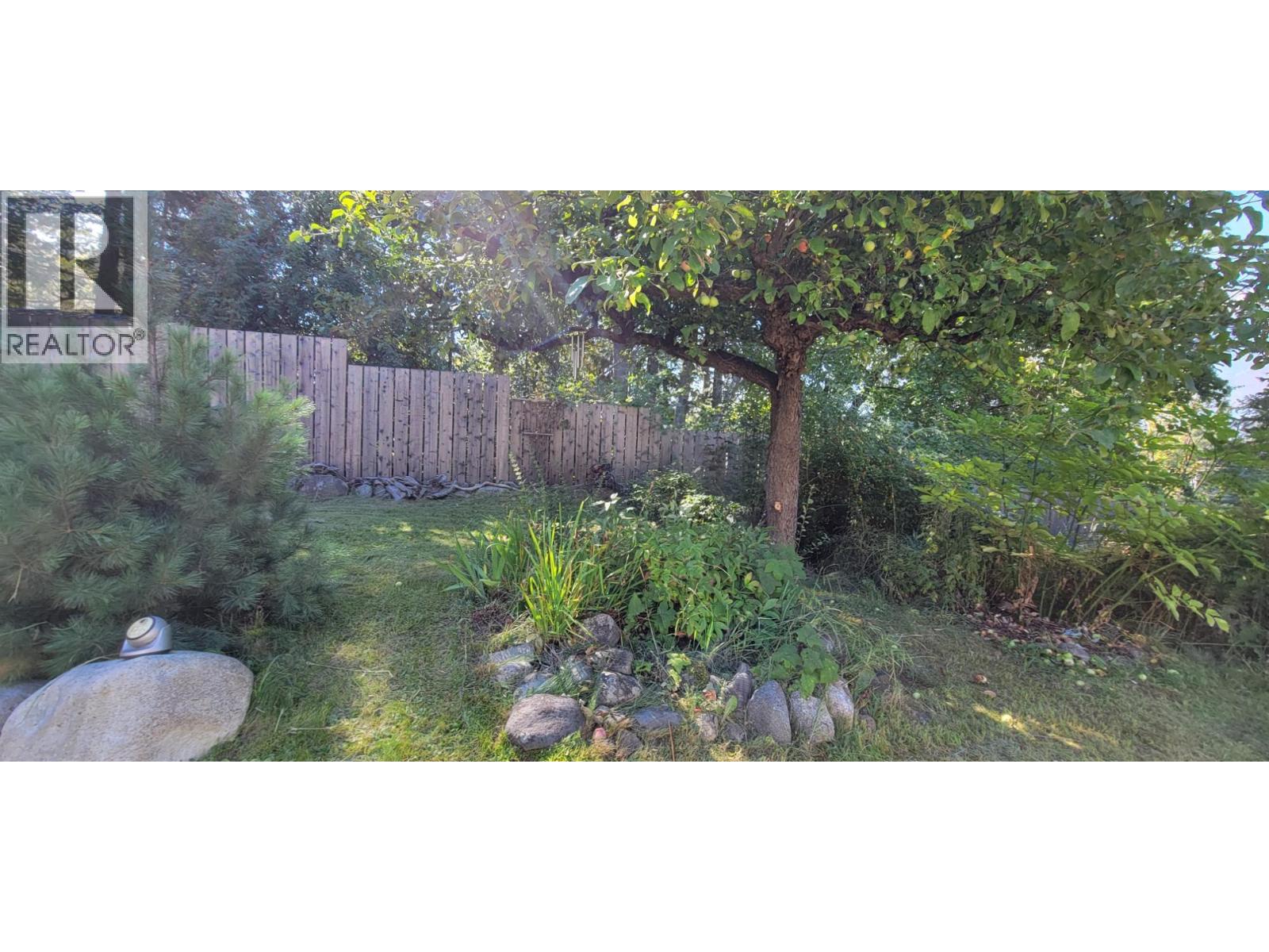 515 9th Avenue, New Denver, British Columbia