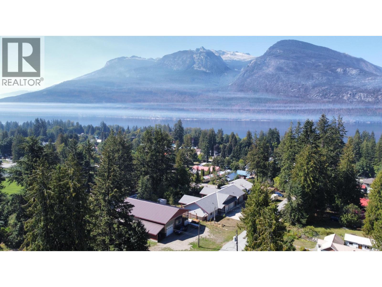 515 9th Avenue, New Denver, British Columbia