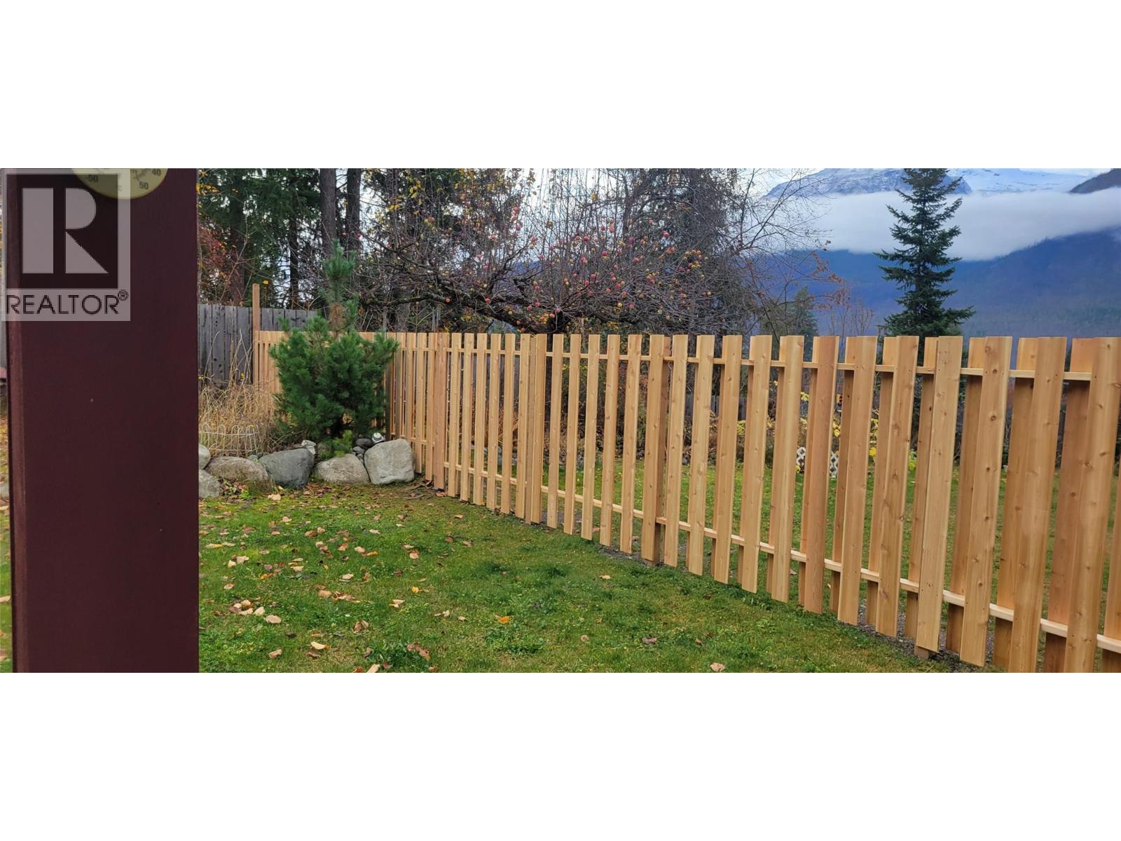 515 9th Avenue, New Denver, British Columbia