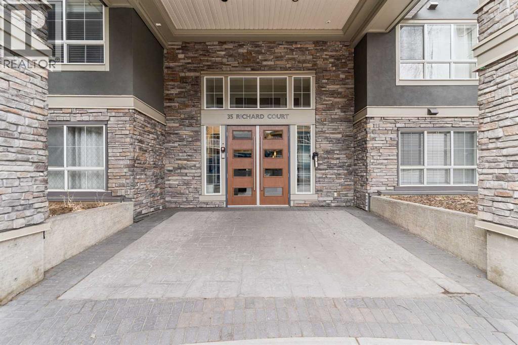 113, 35 Richard Court Sw, Calgary, Alberta