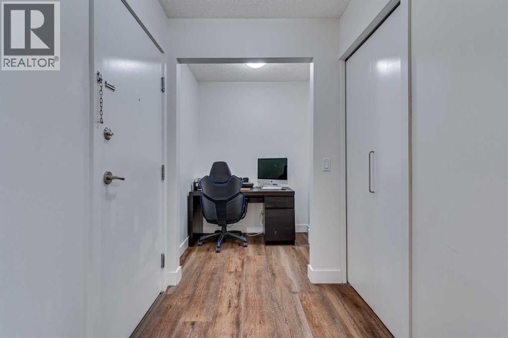 113, 35 Richard Court Sw, Calgary, Alberta