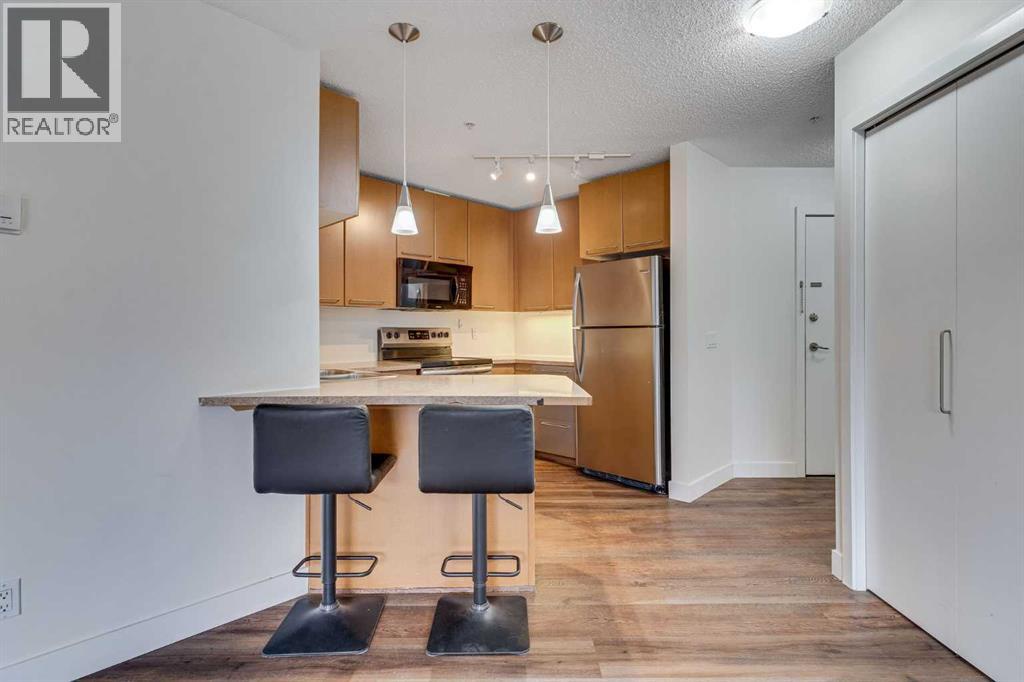 113, 35 Richard Court Sw, Calgary, Alberta