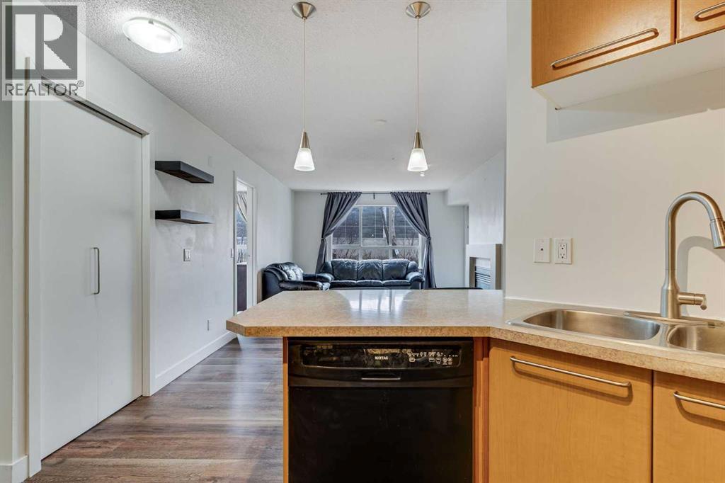 113, 35 Richard Court Sw, Calgary, Alberta