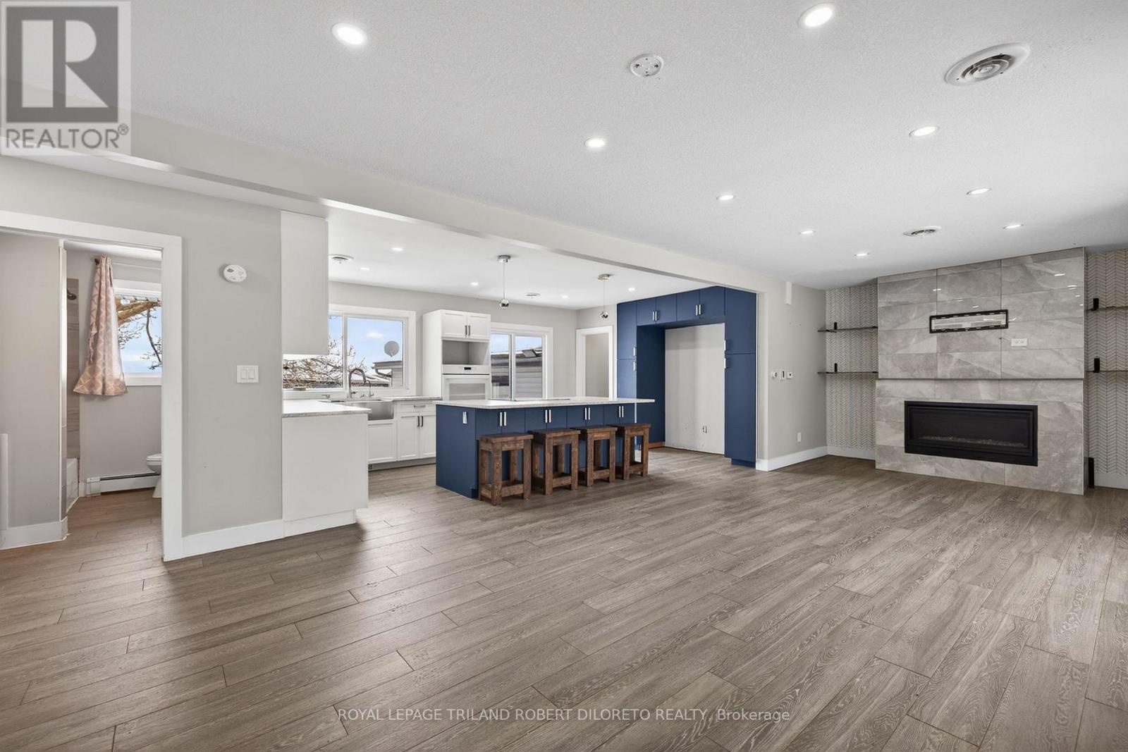 9755 Longwoods Road, Middlesex Centre, Ontario