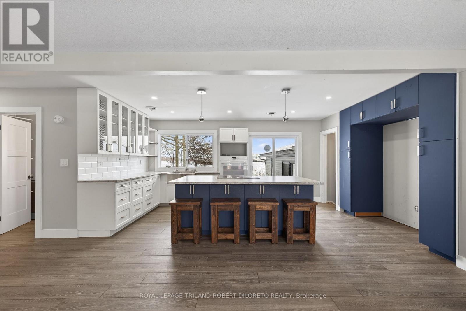 9755 Longwoods Road, Middlesex Centre, Ontario