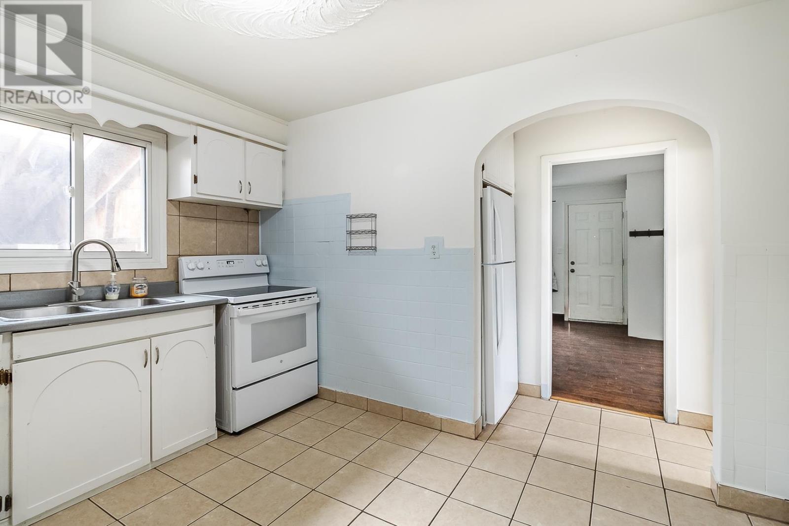 22 Lloyd St, Sault Ste. Marie, Ontario