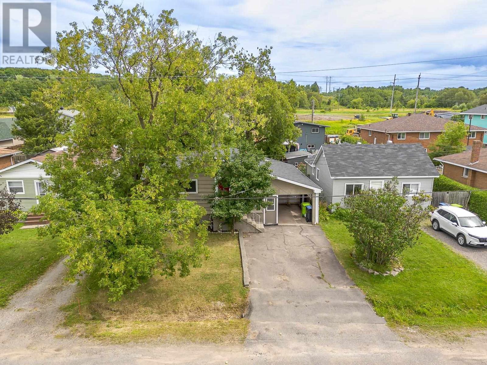 22 Lloyd St, Sault Ste. Marie, Ontario