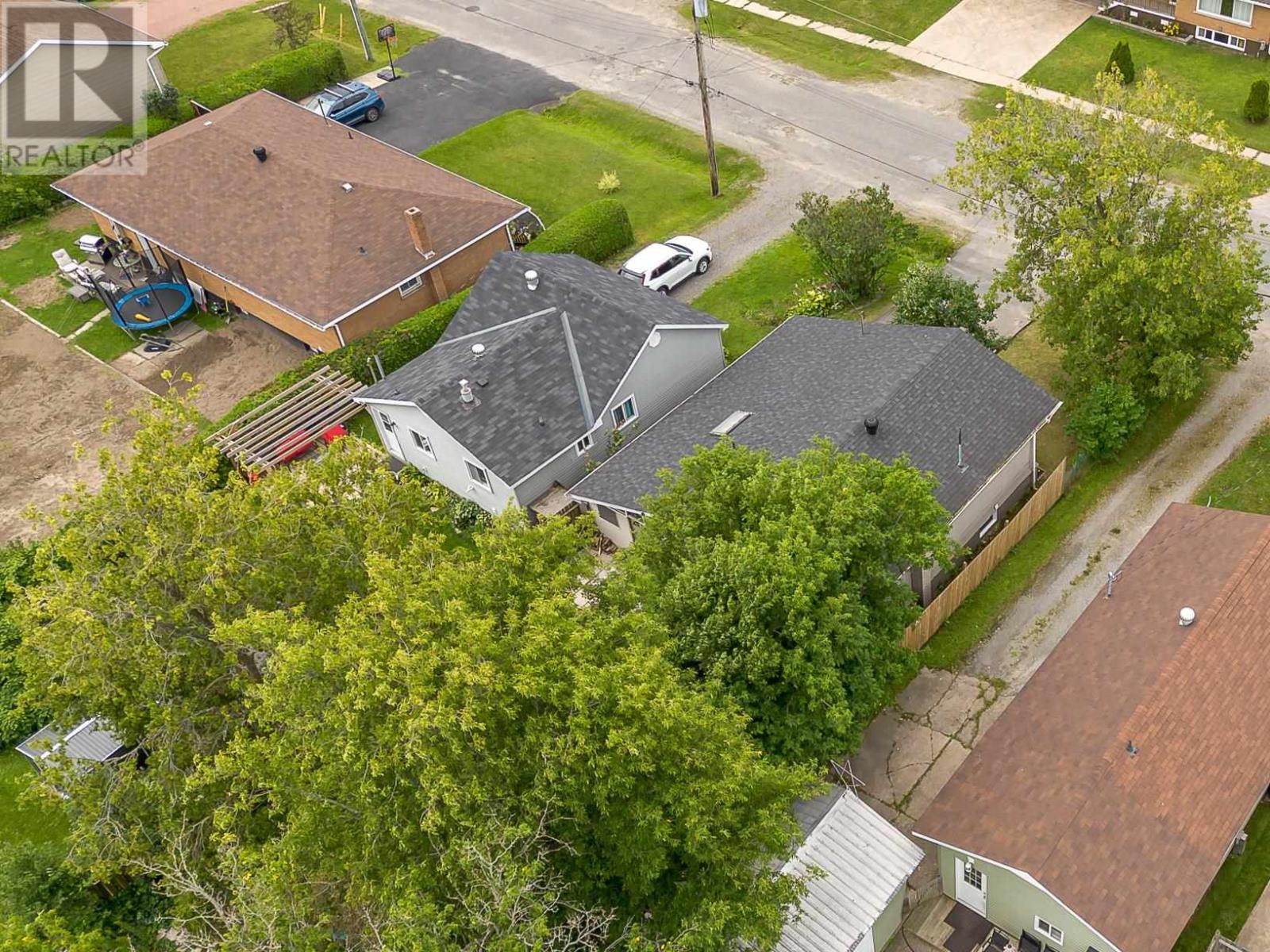 22 Lloyd St, Sault Ste. Marie, Ontario