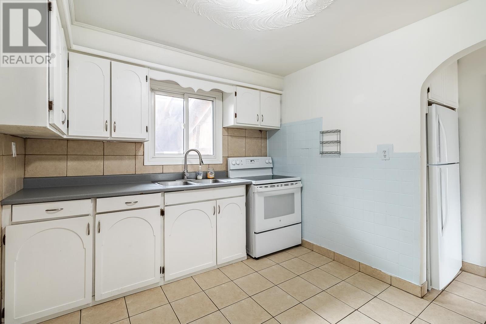 22 Lloyd St, Sault Ste. Marie, Ontario