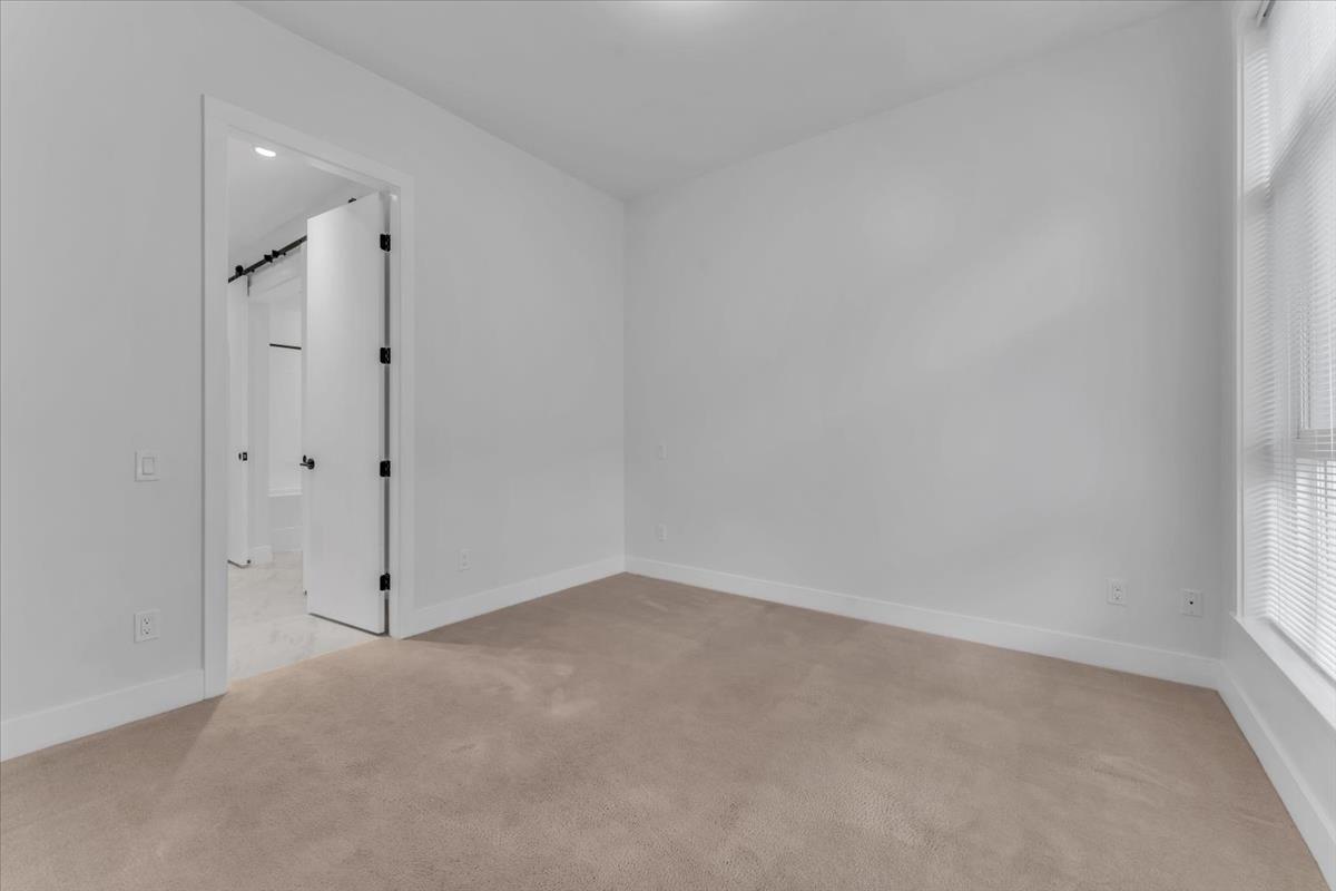 112 13929 105 Boulevard, Surrey, British Columbia