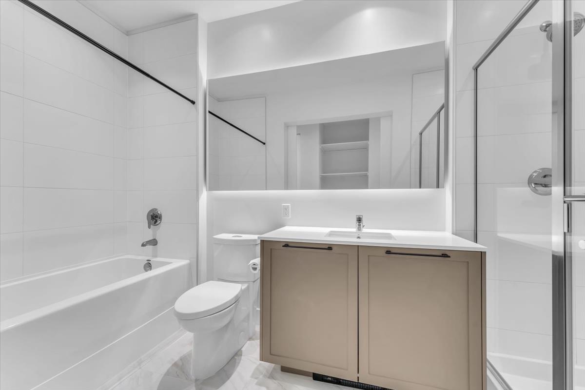 112 13929 105 Boulevard, Surrey, British Columbia