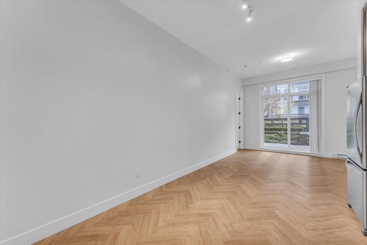 112 13929 105 Boulevard, Surrey, British Columbia