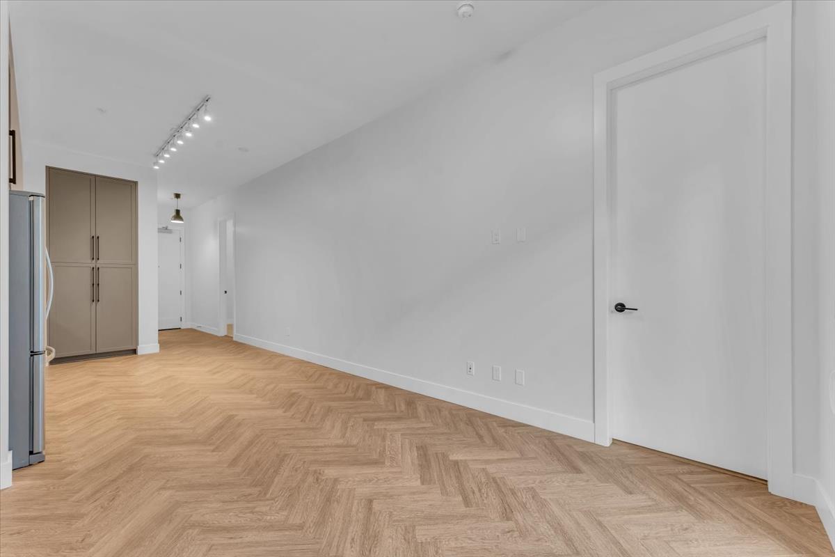 112 13929 105 Boulevard, Surrey, British Columbia