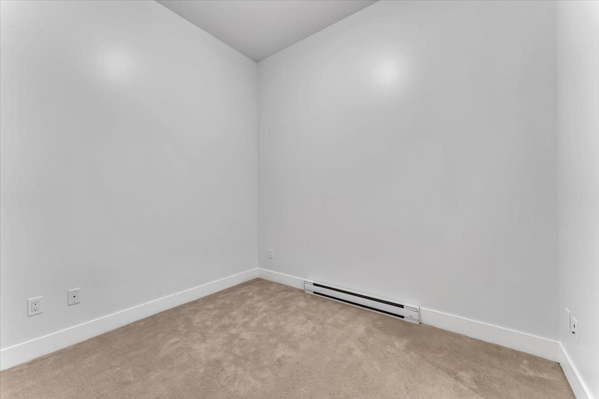 112 13929 105 Boulevard, Surrey, British Columbia