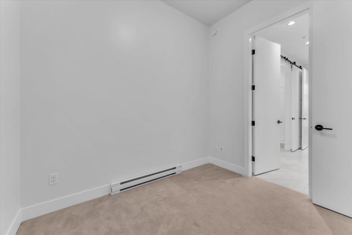 112 13929 105 Boulevard, Surrey, British Columbia