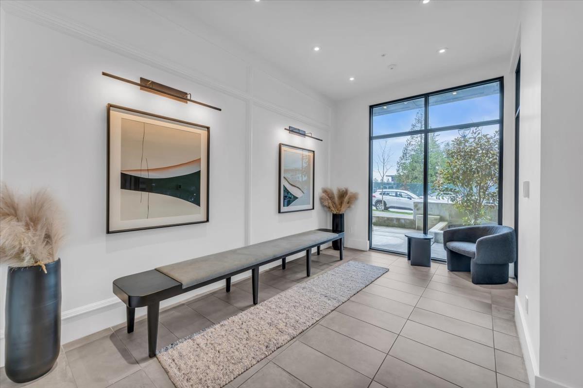 112 13929 105 Boulevard, Surrey, British Columbia