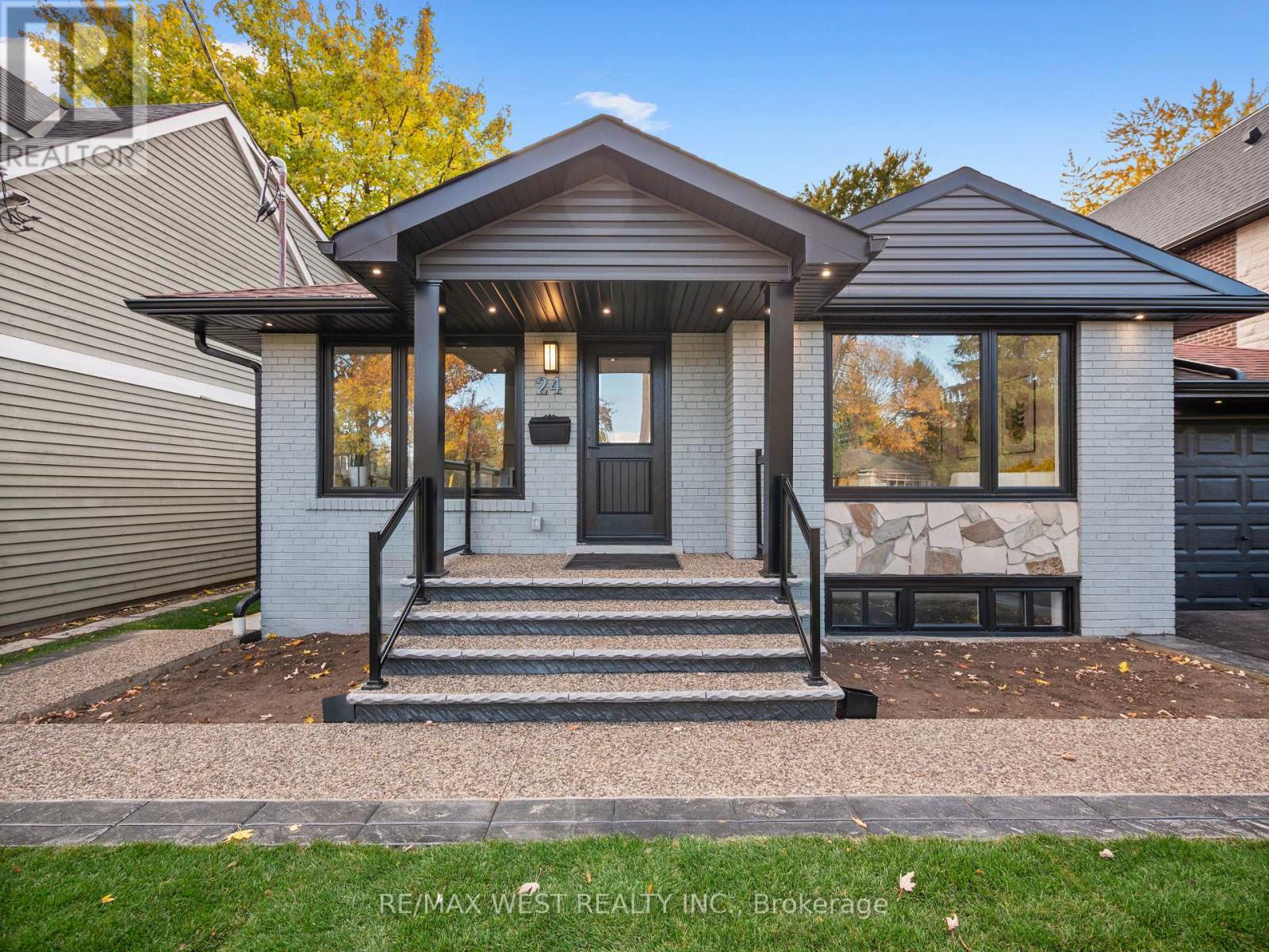 24 Appledale Road, Toronto (princess-rosethorn), Ontario