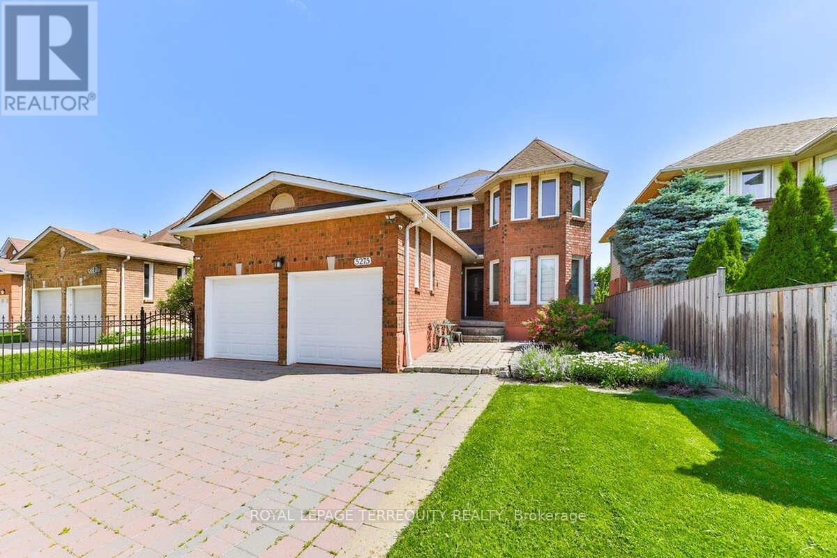 5275 Thornwood Drive, Mississauga (hurontario), Ontario
