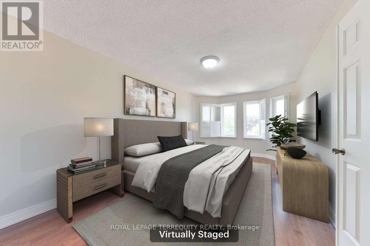 5275 Thornwood Drive, Mississauga (hurontario), Ontario