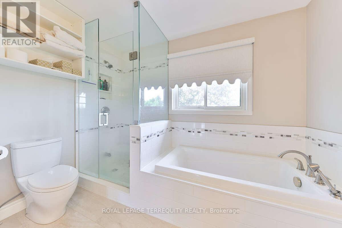 5275 Thornwood Drive, Mississauga (hurontario), Ontario