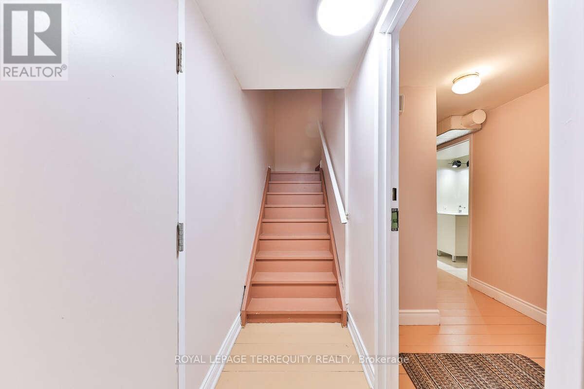 5275 Thornwood Drive, Mississauga (hurontario), Ontario