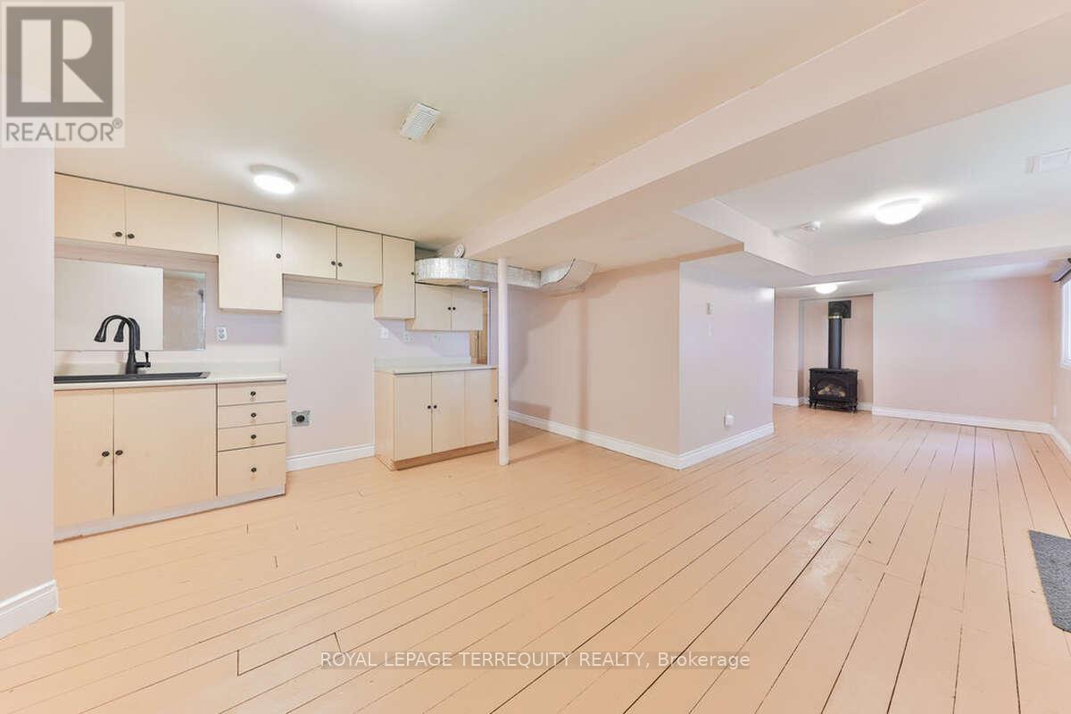 5275 Thornwood Drive, Mississauga (hurontario), Ontario