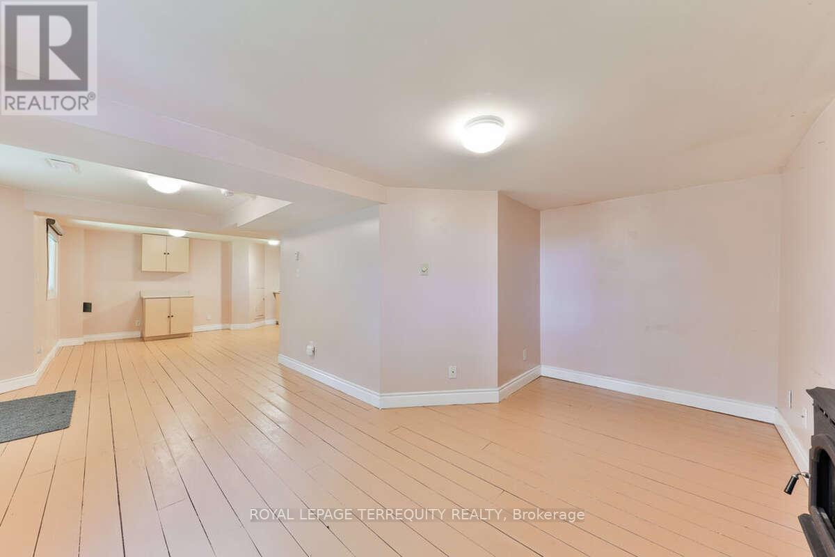 5275 Thornwood Drive, Mississauga (hurontario), Ontario