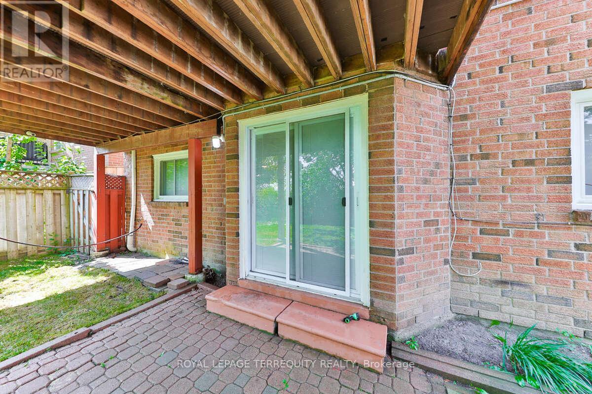 5275 Thornwood Drive, Mississauga (hurontario), Ontario