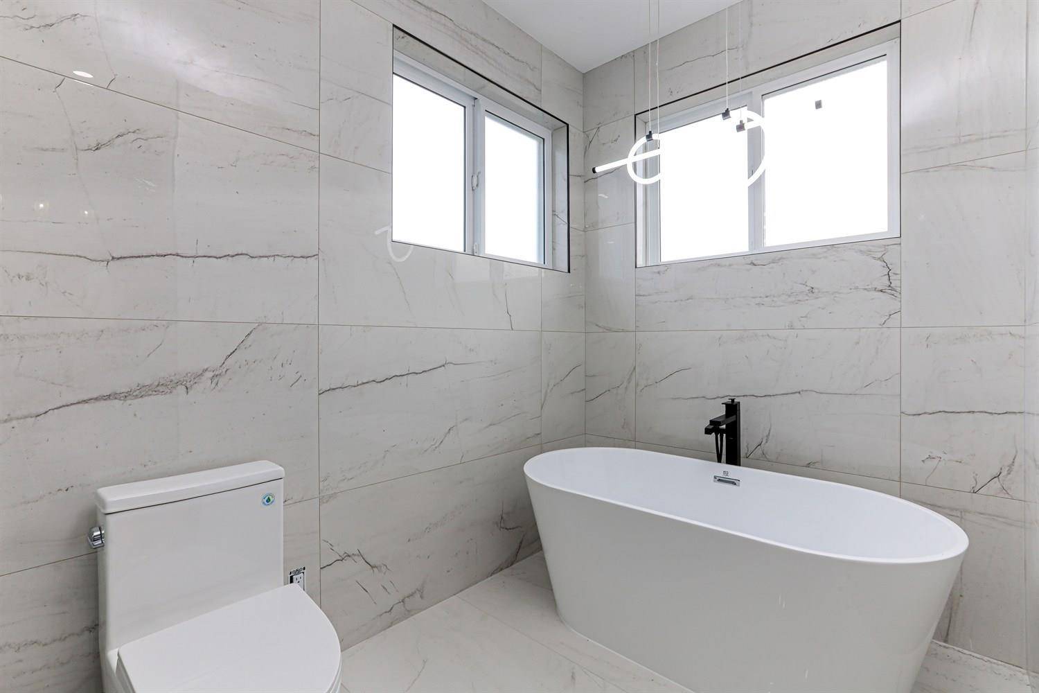 6914 204a Street, Langley, British Columbia