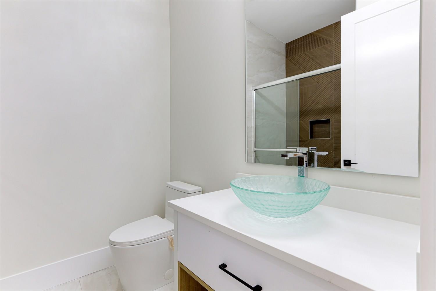 6914 204a Street, Langley, British Columbia