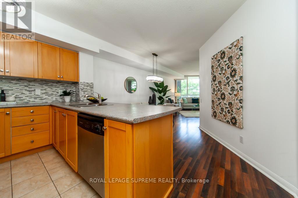 202 - 1600 Keele Street, Toronto (keelesdale-eglinton West), Ontario