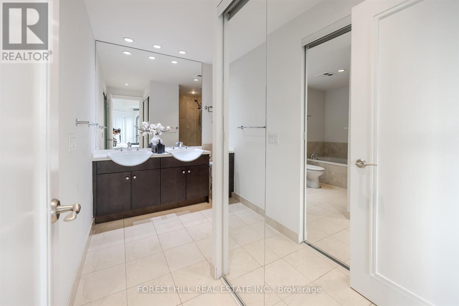 501 - 3 Mcalpine Street, Toronto (annex), Ontario