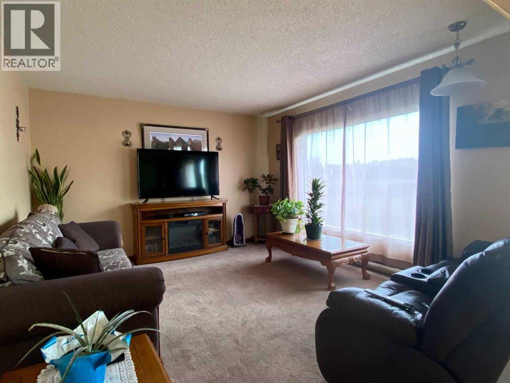 5207 49 Street, Ponoka, Alberta