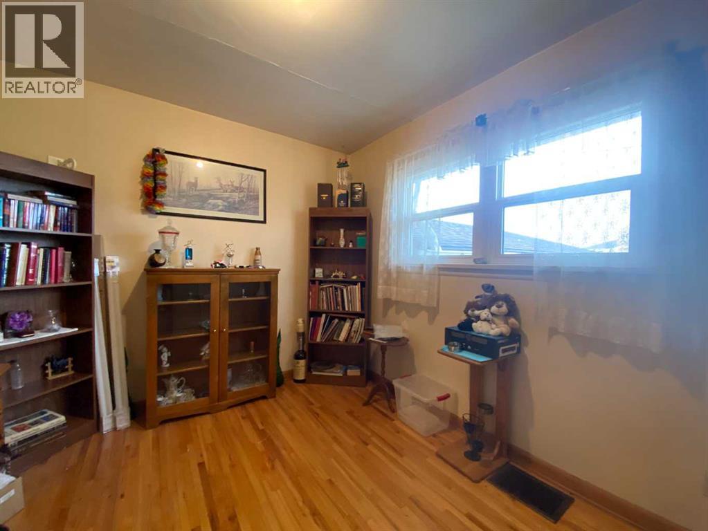 5207 49 Street, Ponoka, Alberta