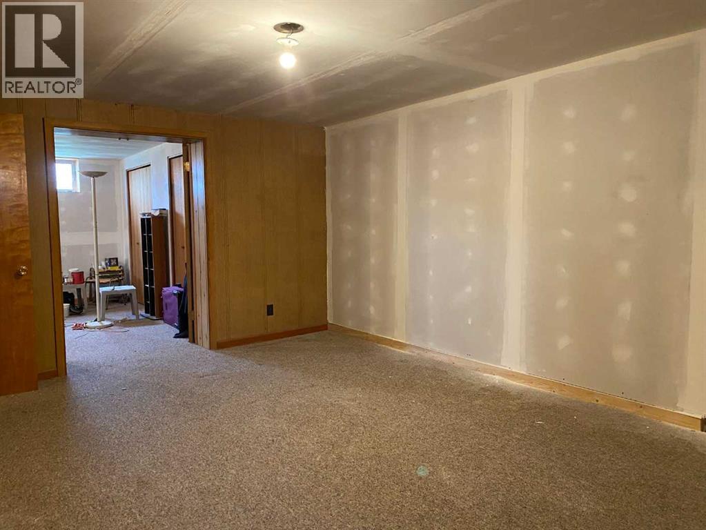 5207 49 Street, Ponoka, Alberta