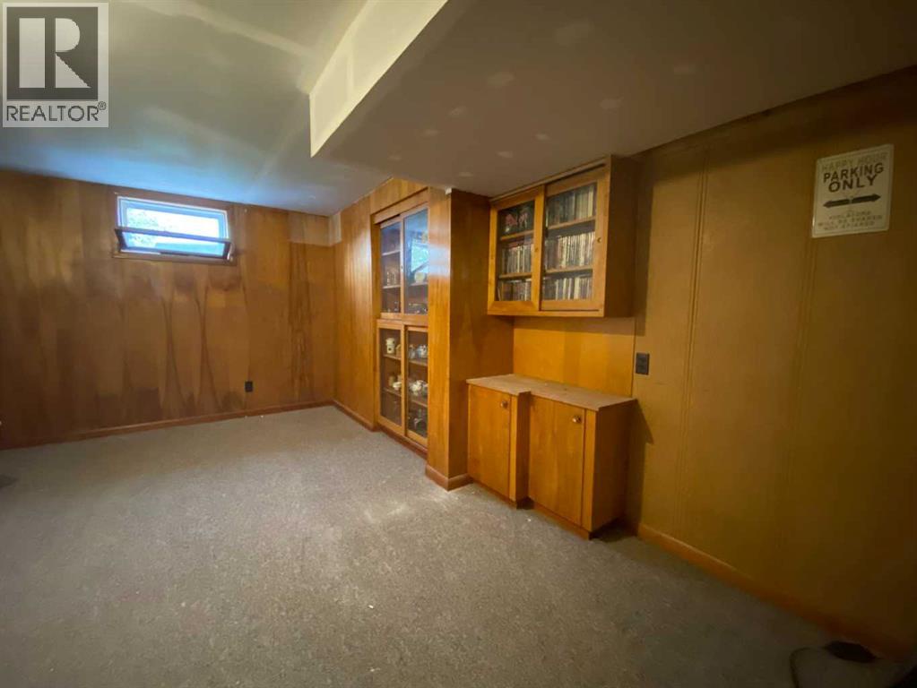 5207 49 Street, Ponoka, Alberta