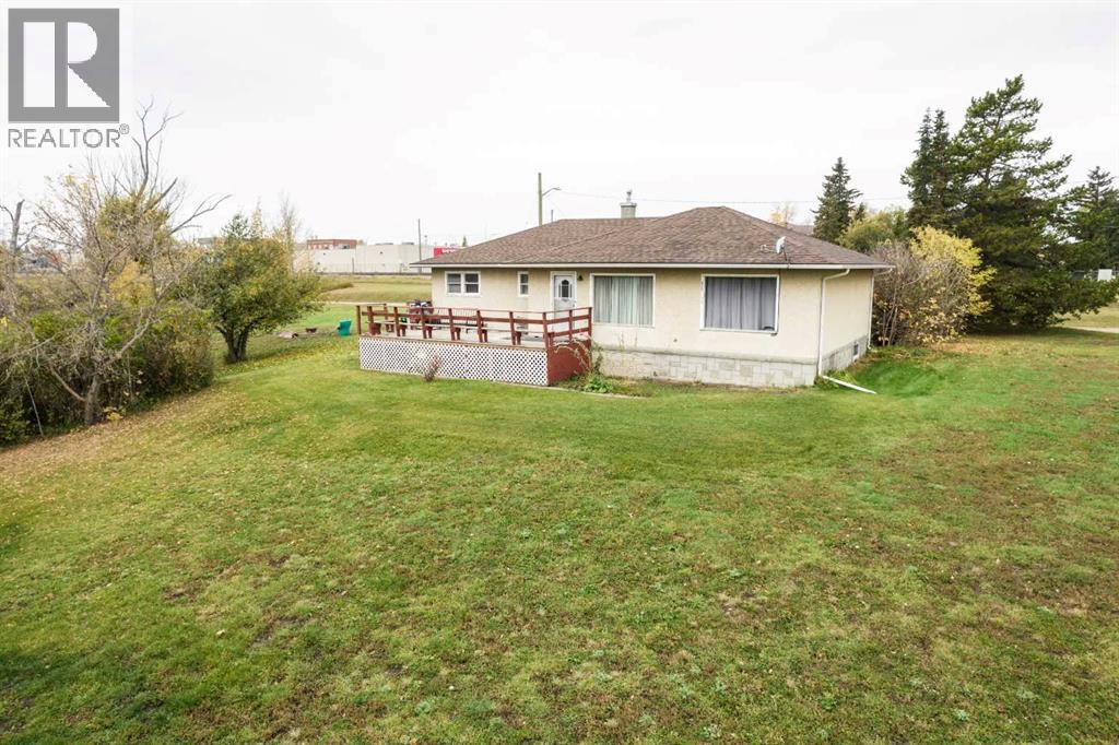 5207 49 Street, Ponoka, Alberta